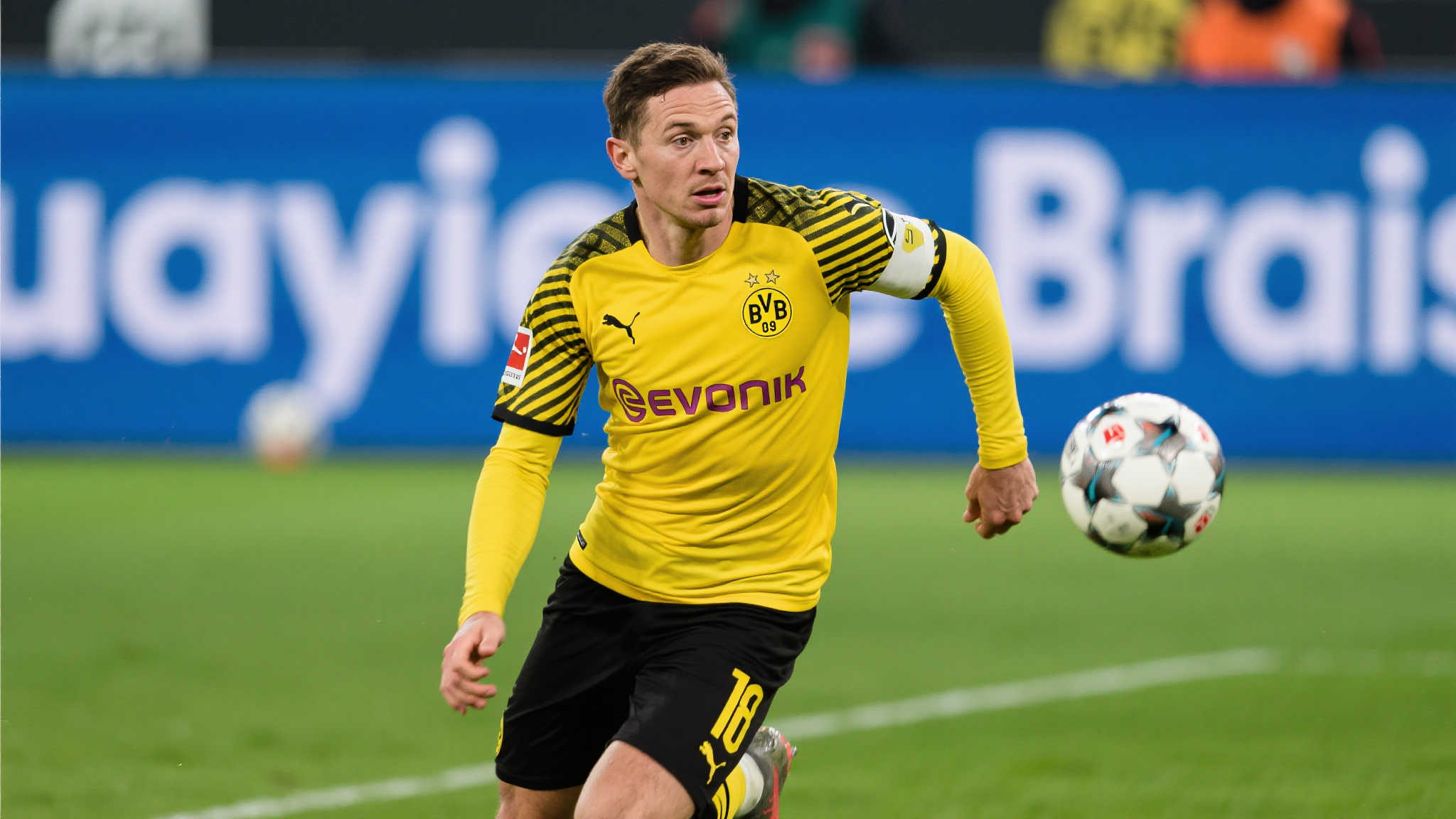 第一，从核心数据看相似度：
据统计，本赛季效力于